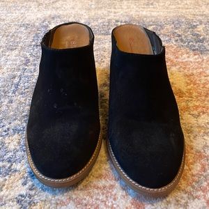 Black heeled mules✨